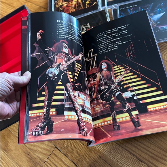 KISS CD Box Set The‎ Definitive Collection 

2001 - Picture 6 of 10